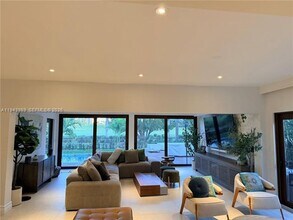 5911 Alton Rd in Miami, FL - Building Photo - Building Photo