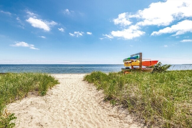 26 Antassawamock Rd in Mattapoisett, MA - Building Photo - Building Photo