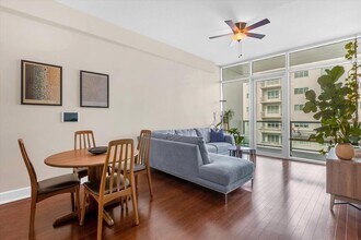 101 S Eola Dr in Orlando, FL - Building Photo - Building Photo