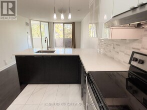 60 Homewood Ave in Toronto, ON - Building Photo - Building Photo