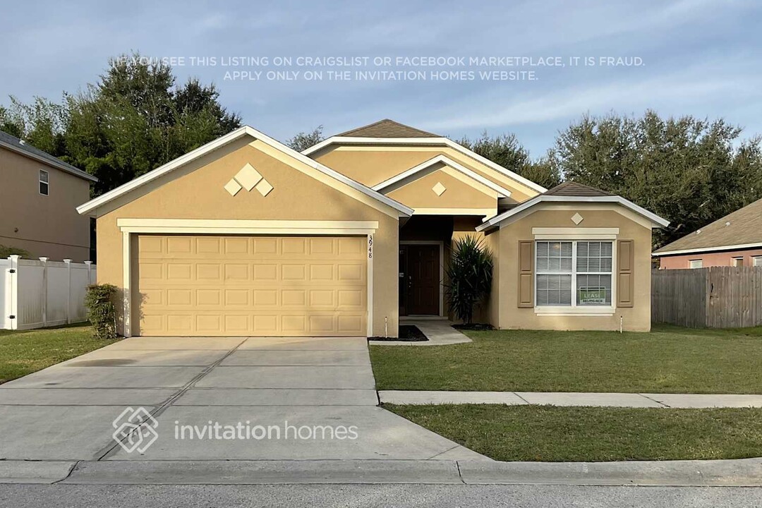 3948 Hillingdon Rd in Tavares, FL - Building Photo