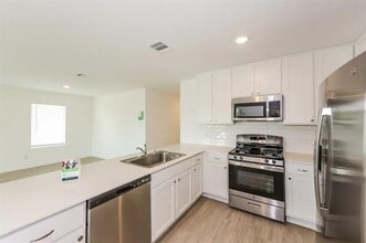 2905 Potter Wy in Crandall, TX - Foto de edificio - Building Photo