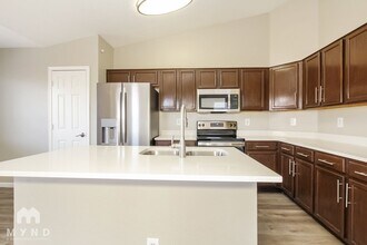 3412 W Fraktur Rd in Phoenix, AZ - Building Photo - Building Photo