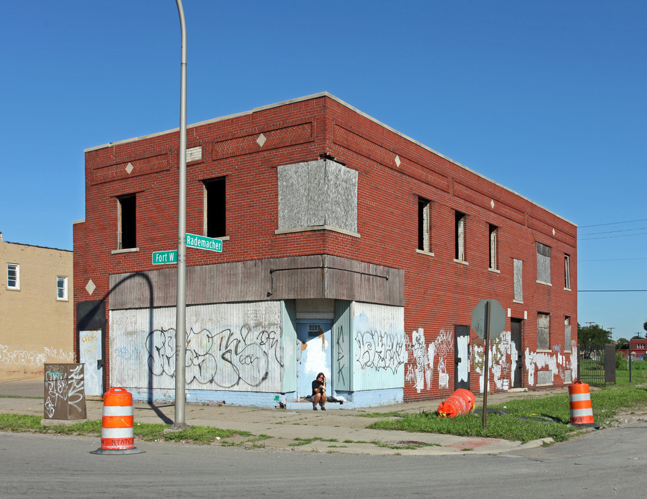 6600 W Fort St in Detroit, MI - Building Photo