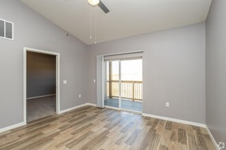 Jefferson Heights Apartments, LLC in Sioux Falls, SD - Building Photo - Building Photo