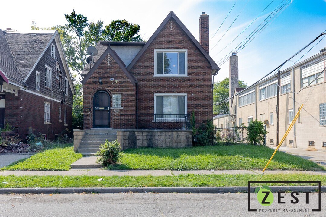 4893 Chatsworth St in Detroit, MI - Foto de edificio