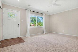 1633 Bruce Cir in Raleigh, NC - Building Photo - Building Photo