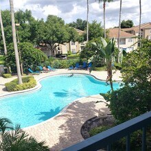 7300 Westpointe Blvd in Orlando, FL - Foto de edificio - Building Photo