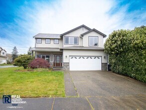 14424 Sandy Glen Ln E in Puyallup, WA - Building Photo - Building Photo