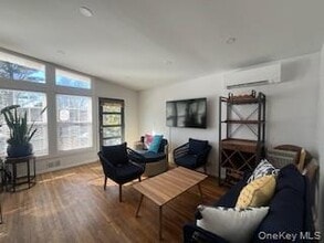 27 Crescent Cir in Rock Hill, NY - Building Photo - Building Photo