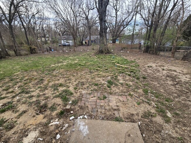 513 SE Pinecrest Dr in Topeka, KS - Building Photo - Building Photo