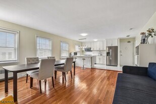 176 Millburn Ave in Millburn, NJ - Building Photo