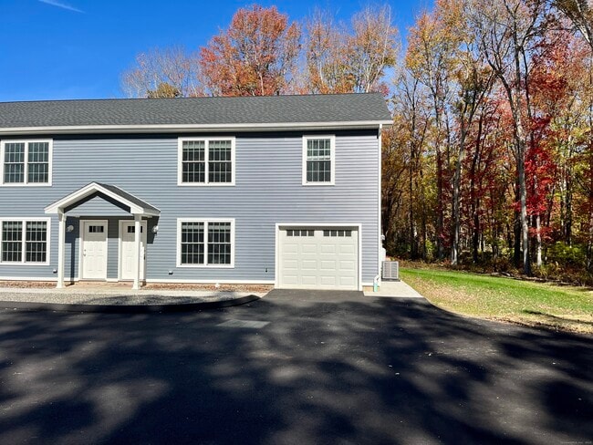 481 Norwich Ave in Colchester, CT - Building Photo - Building Photo