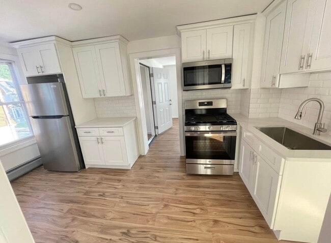 67 Kossuth St, Unit 2nd Floor