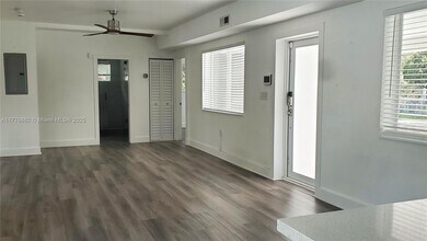 6463 Manor Ln in South Miami, FL - Building Photo - Building Photo