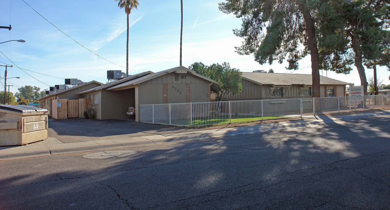 Escondido Apartments in Glendale, AZ - Building Photo