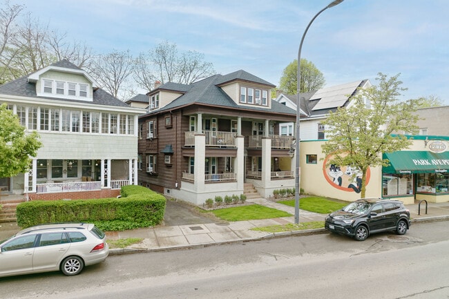995 Monroe Ave in Rochester, NY - Building Photo - Building Photo