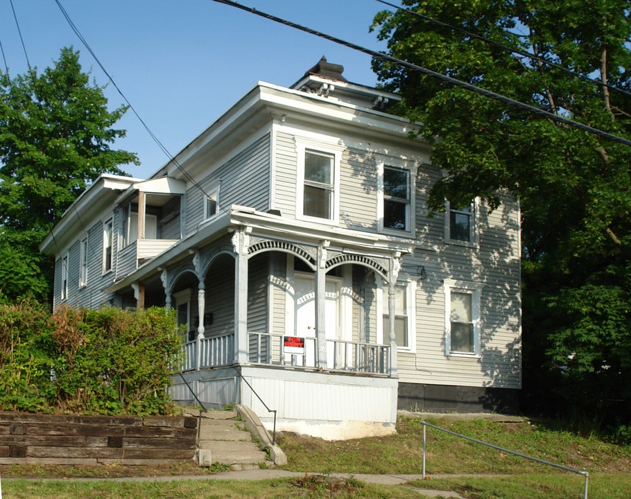 218 Magnolia St in Syracuse, NY - Building Photo