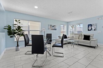 642 Elderberry Dr in Davenport, FL - Building Photo - Building Photo