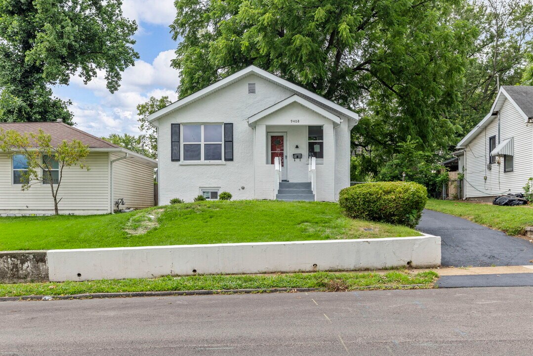 9408 Echo Ln in Overland, MO - Building Photo