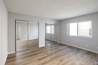 9404 Apartment Homes in Los Angeles, CA - Foto de edificio - Building Photo