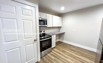 1732 17th Ave N in Nashville, TN - Foto de edificio - Building Photo