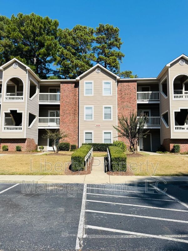 664 Bartons Landing Pl in Fayetteville, NC - Building Photo - Building Photo