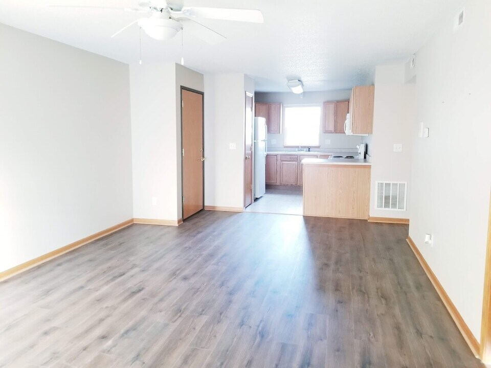 70 Cherry Ct, Unit 3 in North Liberty, IA - Building Photo