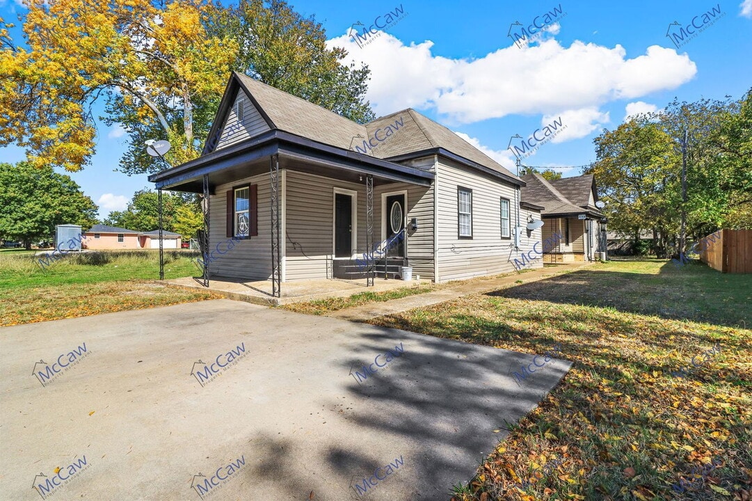 419 N Grand Ave in Sherman, TX - Building Photo