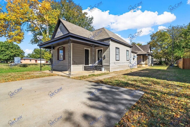 property at 419 N Grand Ave