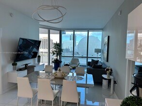 851 NE 1st Ave, Unit 1108 in Miami, FL - Building Photo - Building Photo