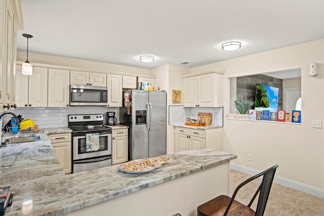 232 SW Kimball Cir in Port St. Lucie, FL - Building Photo