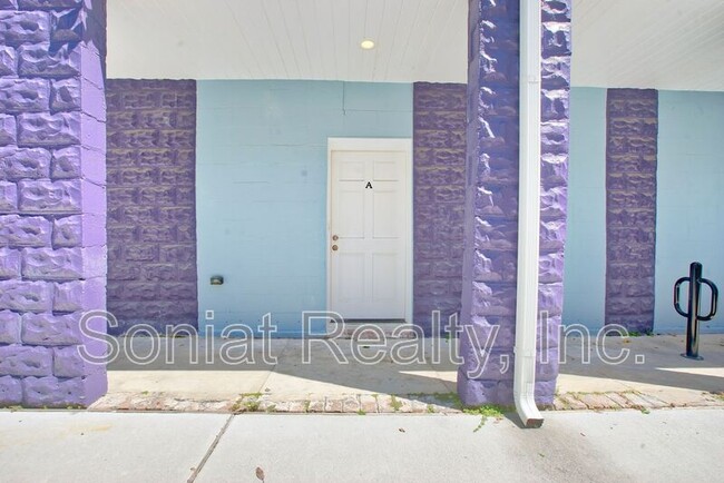 824 Independence St in New Orleans, LA - Building Photo - Building Photo