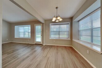 10002 Peachridge Dr in Houston, TX - Building Photo - Building Photo