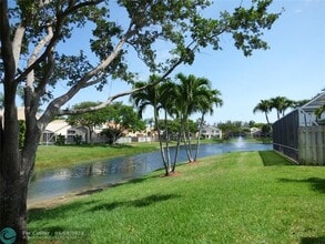 7614 Colony Lake Dr in Boynton Beach, FL - Building Photo - Building Photo