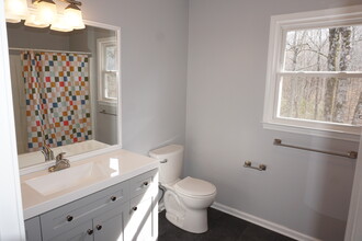 4773 Countryside Dr in Flowery Branch, GA - Building Photo - Building Photo