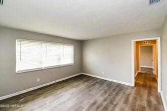 4431 Telka Lynn Dr in Jacksonville, FL - Building Photo - Building Photo