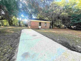 1731 Knight Dr in Pensacola, FL - Building Photo