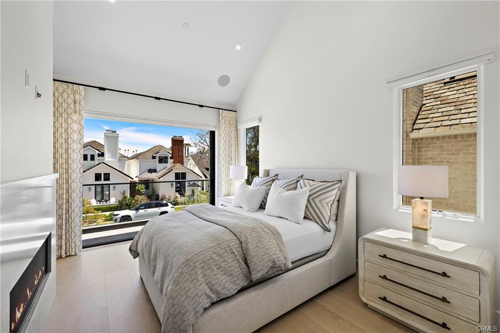 509 Carnation Ave in Newport Beach, CA - Building Photo