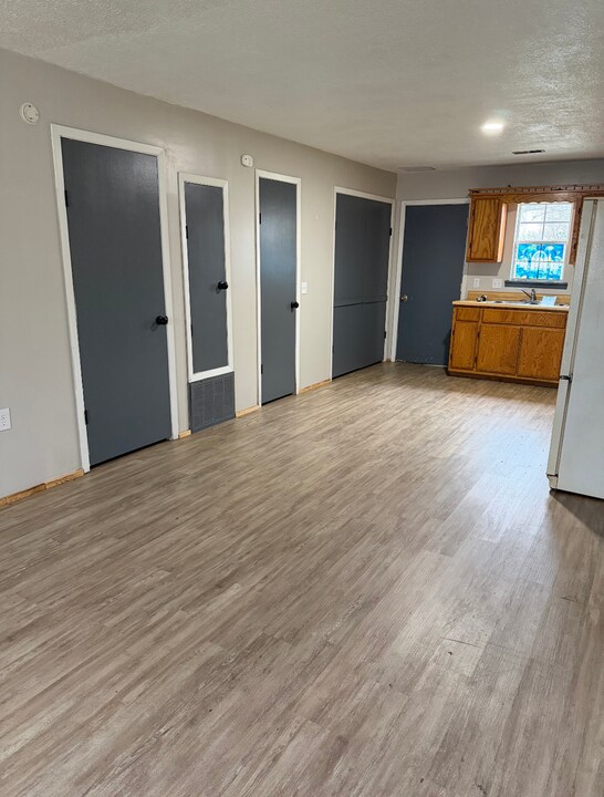 112 Glenda St in Exeter, MO - Building Photo