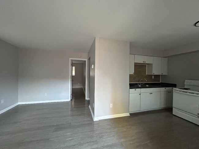 256 E Nottingham Rd in Dayton, OH - Building Photo - Building Photo