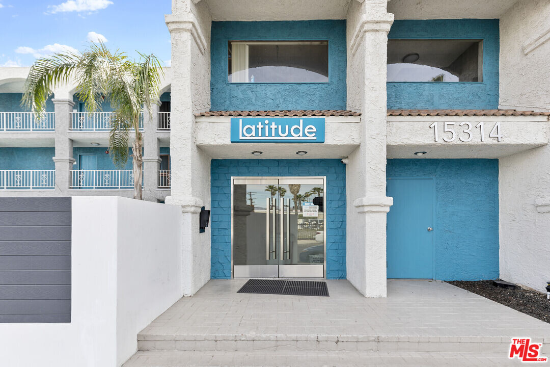 15314 Gault St in Los Angeles, CA - Foto de edificio