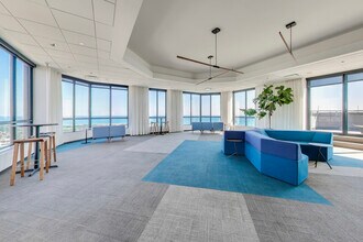 3660 N Lake Shore Dr, Unit 2008 in Chicago, IL - Building Photo - Building Photo