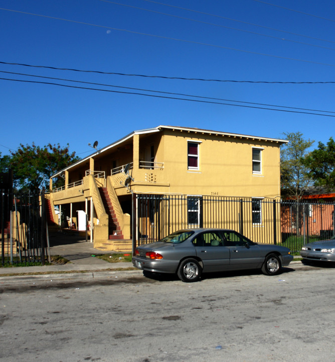 7146 NW 14th Pl in Miami, FL - Building Photo