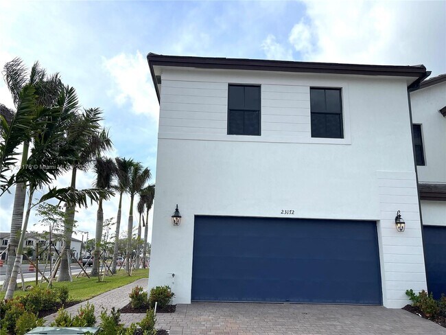 23172 SW 130th Ave in Miami, FL - Building Photo - Building Photo