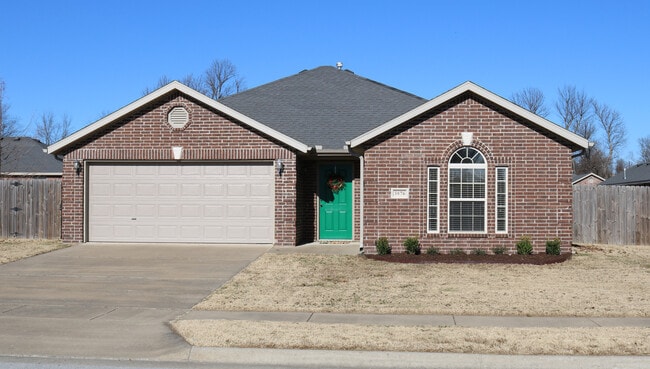property at 3876 W Mahogany Dr