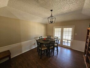 6104 Elmwood Ave in Lubbock, TX - Foto de edificio - Building Photo