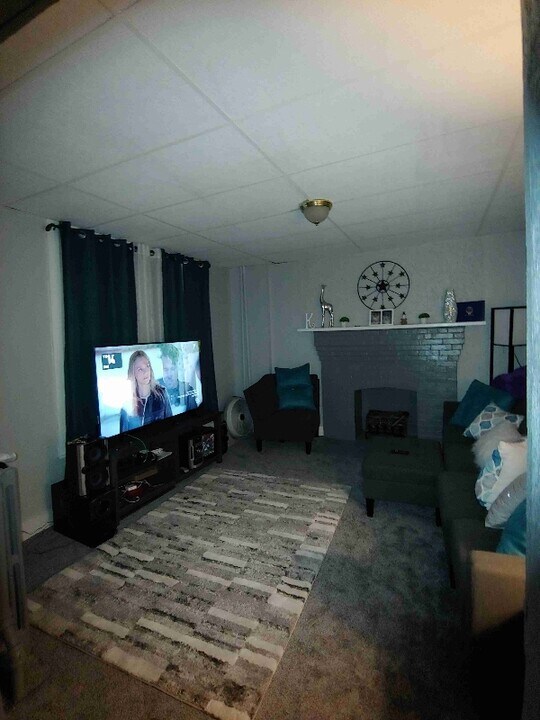 511 MacDade Blvd, Unit 1st flr in Collingdale, PA - Building Photo