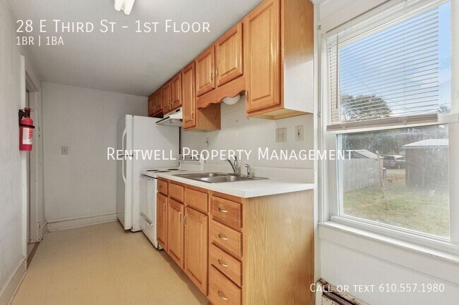 28 E 3rd St-Unit -1st Floor in Pottstown, PA - Building Photo - Building Photo