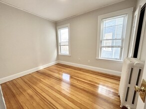 24 Willis St, Unit 2 in Boston, MA - Building Photo - Building Photo